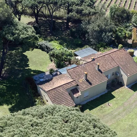 Holiday home Les Romarins *