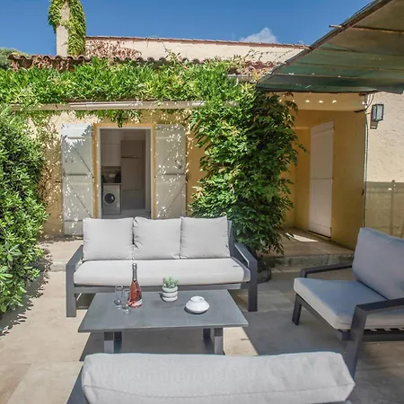 Les Romarins Holiday home