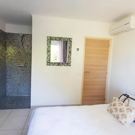 Holiday home Les Romarins *